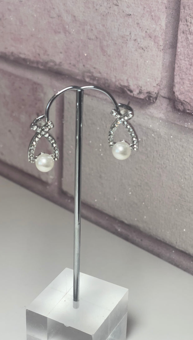 Pearl and Diamanté Cross Over Earring